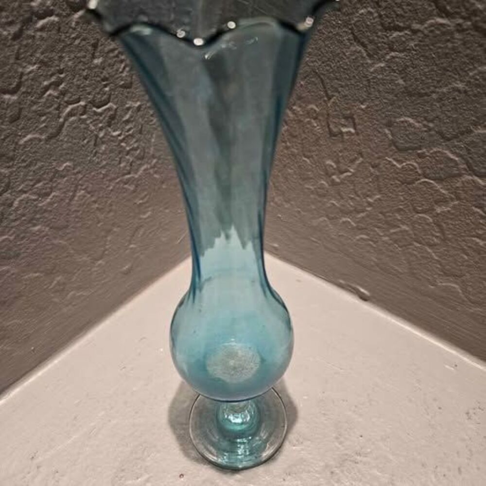LE Smith Aqua Blue Hand Blown Glass Bud Vase